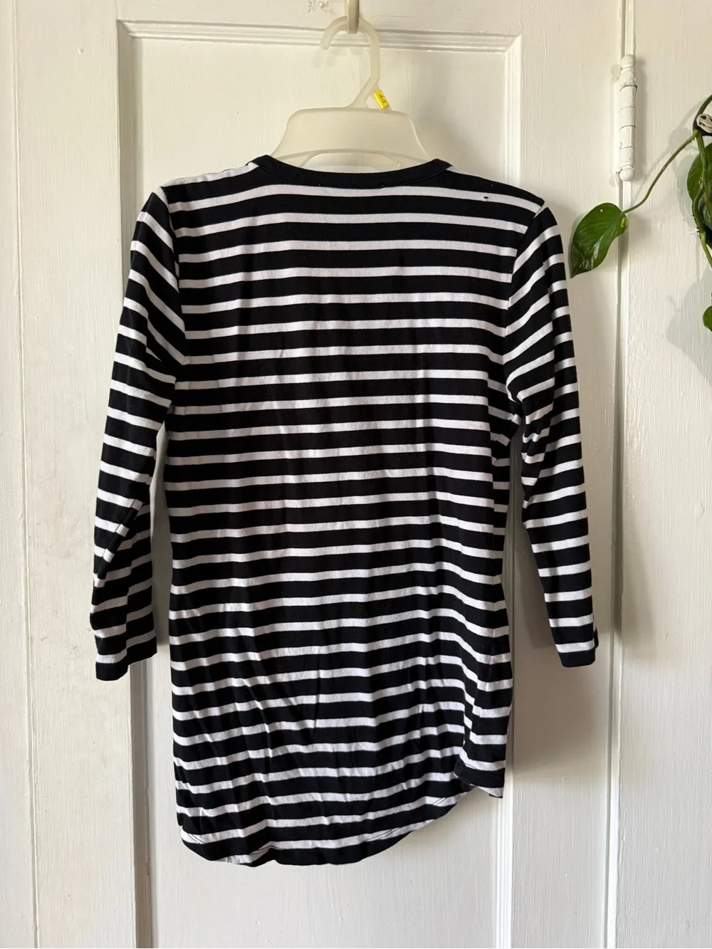 Michael Kors size S Black & White Striped V-Neck Long Sleeve Top